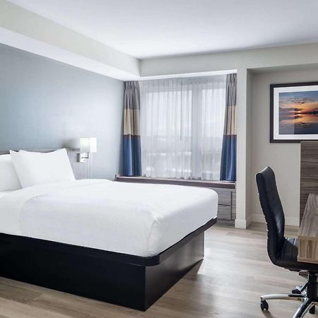 Microtel Inn & Suites By Wyndham Kanata Ottawa West Экстерьер фото