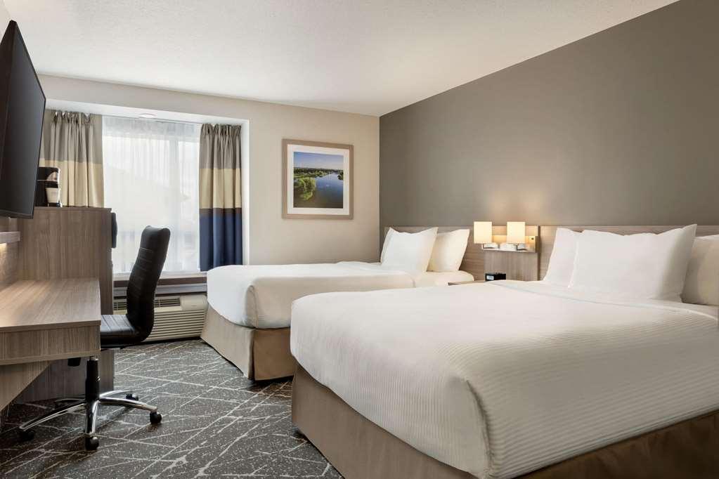 Microtel Inn & Suites By Wyndham Kanata Ottawa West Номер фото