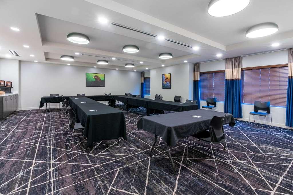 Microtel Inn & Suites By Wyndham Kanata Ottawa West Удобства фото
