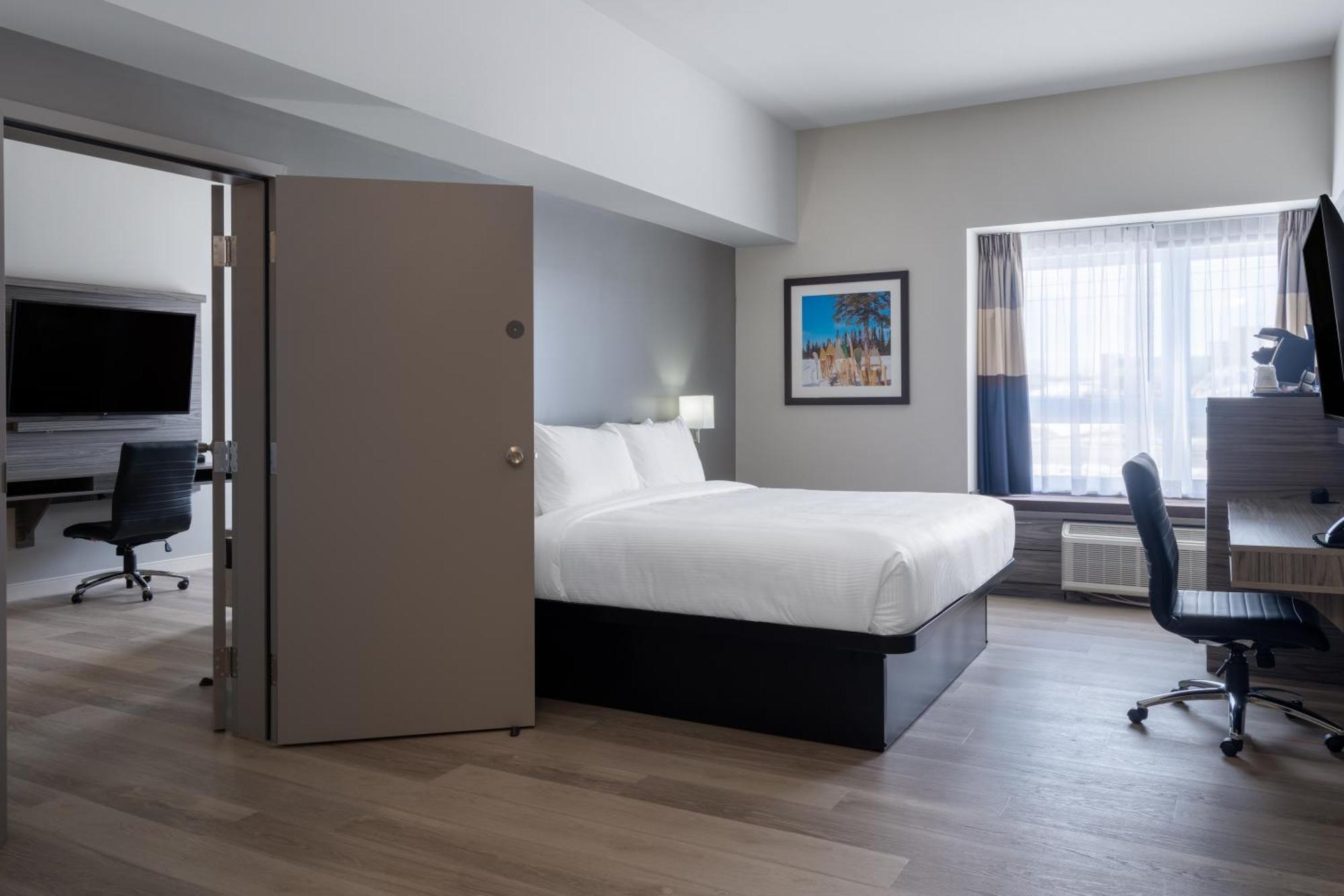 Microtel Inn & Suites By Wyndham Kanata Ottawa West Экстерьер фото